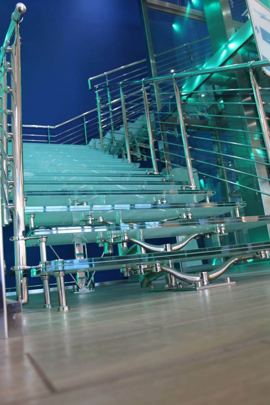Escadas aço vidro